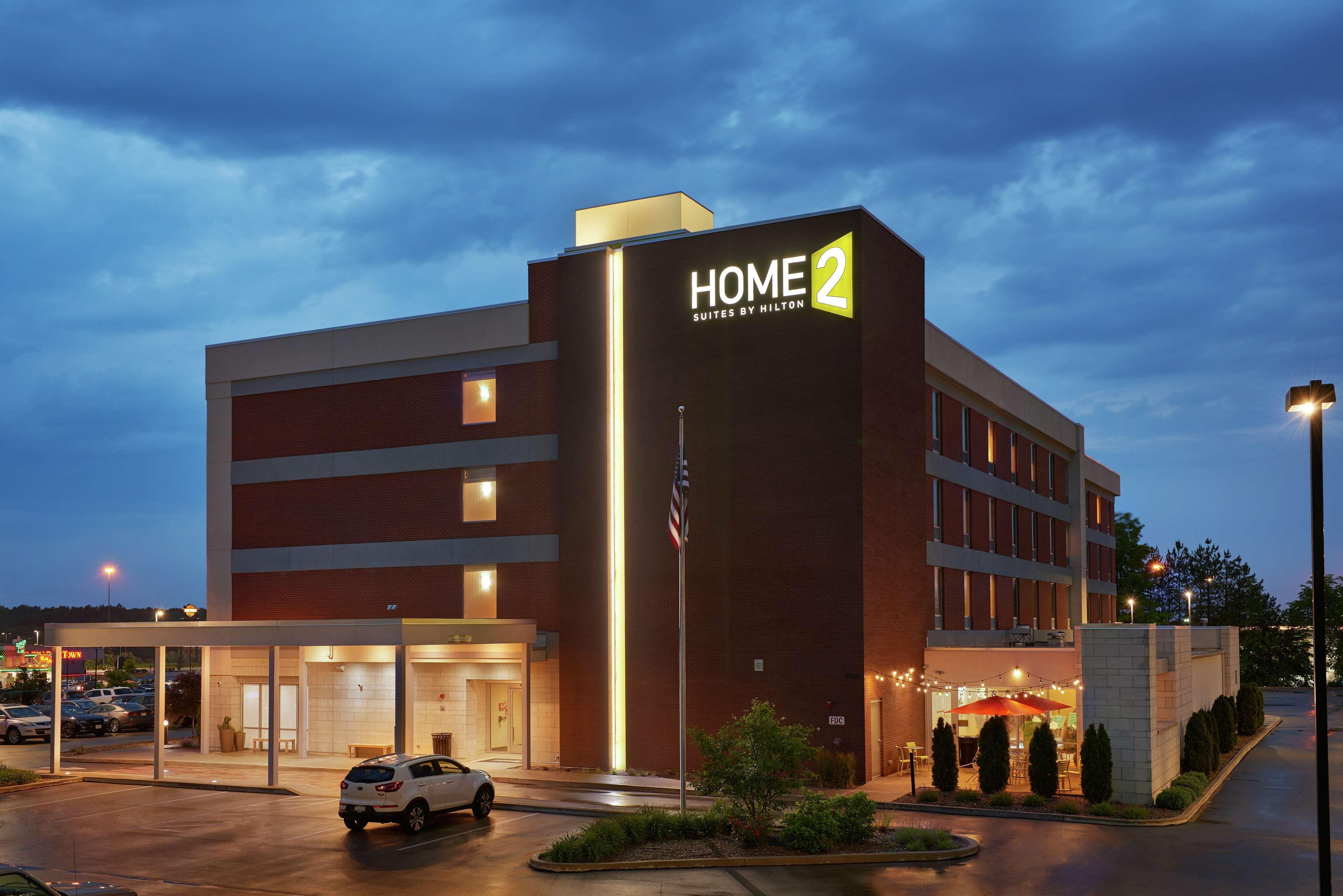 Home2 Suites By Hilton Youngstown Exterior photo